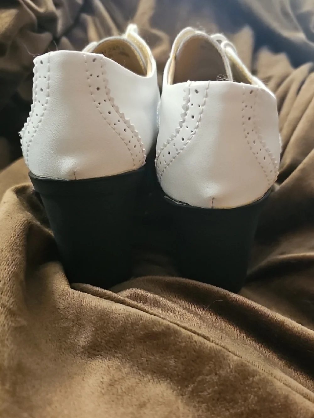 Dadawen Lace-Up Chunky Heel Oxford - Picture 4 of 6